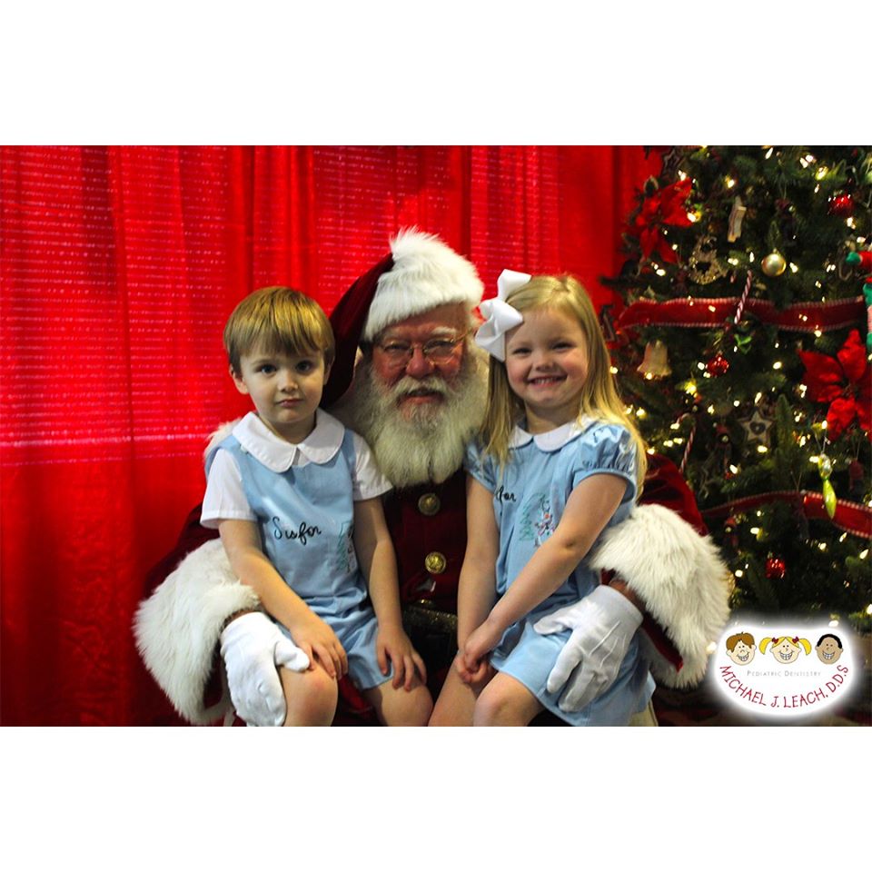 brother_and_sister_with_Santa